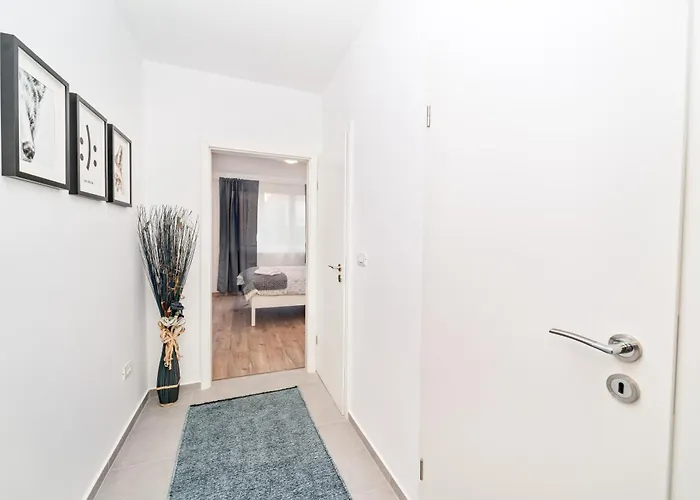 Victoriei Plaza * Timişoara